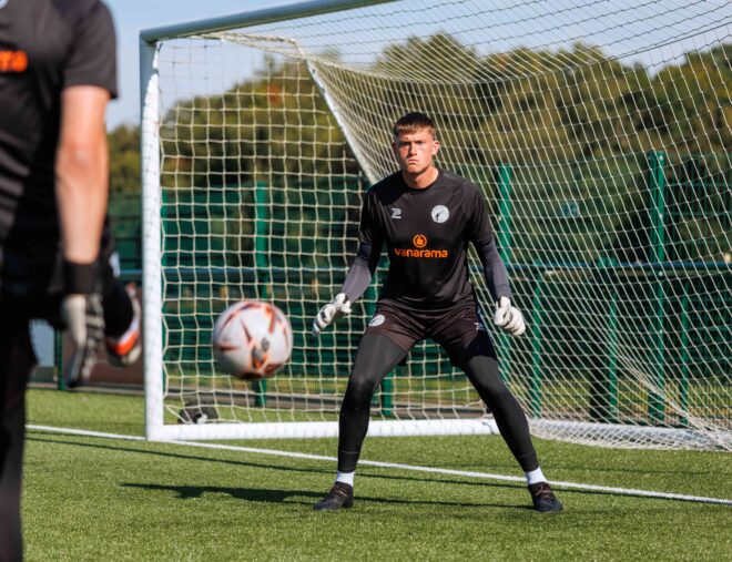 Harry Moss joins Consett on dual-registration & Ollie Basey signs